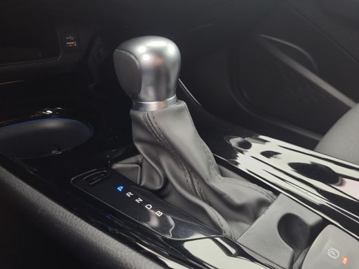 Toyota C-HR 1.8 Hybrid Executive | Apple CarPlay | Stoel/Stuur/Ruit verwarming | Rijklaarprijs incl. garantie | ActivLease financial lease