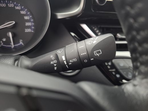 Toyota C-HR 1.8 Hybrid Executive | Apple CarPlay | Stoel/Stuur/Ruit verwarming | Rijklaarprijs incl. garantie | ActivLease financial lease