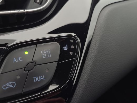 Toyota C-HR 1.8 Hybrid Executive | Apple CarPlay | Stoel/Stuur/Ruit verwarming | Rijklaarprijs incl. garantie | ActivLease financial lease