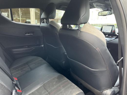 Toyota C-HR 2.0 Hybrid GR-Sport | Stoelverwarming | Adaptieve cruise control | Dodehoeksensoren ActivLease financial lease