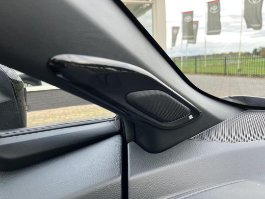 Toyota C-HR 2.0 Hybrid GR-Sport | Stoelverwarming | Adaptieve cruise control | Dodehoeksensoren ActivLease financial lease