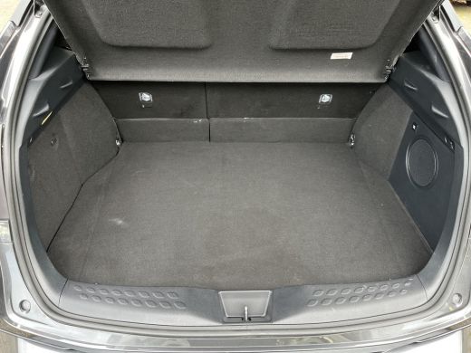 Toyota C-HR 2.0 Hybrid GR-Sport | Navigatie | 19 inch LM-velgen | Dode hoek detectie | Stoelverwarming | ActivLease financial lease