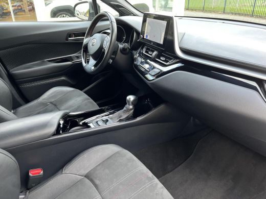 Toyota C-HR 2.0 Hybrid GR-Sport | Stoelverwarming | Adaptieve cruise control | Dodehoeksensoren ActivLease financial lease