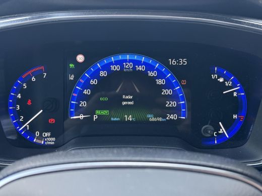 Toyota Corolla Touring Sports 1.8 Hybrid Style **NAVIGATIE/ HEAD-UP DISPLAY/ STOELVERWARMING/ 36 MAANDEN GARANTIE** ActivLease financial lease