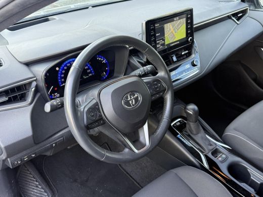 Toyota Corolla Touring Sports 1.8 Hybrid Style **NAVIGATIE/ HEAD-UP DISPLAY/ STOELVERWARMING/ 36 MAANDEN GARANTIE** ActivLease financial lease