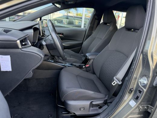 Toyota Corolla Touring Sports 1.8 Hybrid Style **NAVIGATIE/ HEAD-UP DISPLAY/ STOELVERWARMING/ 36 MAANDEN GARANTIE** ActivLease financial lease