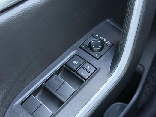 Toyota RAV4 2.5 Hybrid Active **APPLE CARPLAY/ ADAPTIEF CRUISECONTROL PARKEERCAMERA/ 36 MAANDEN GARANTIE** ActivLease financial lease