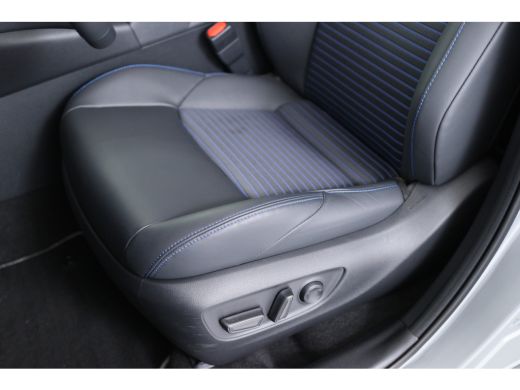 Toyota RAV4 2.5 Hybrid Style Bi-tone | LED | Navi | Clima | Cruise Adaptive | Stoelverwarming | JBL | Keyless... ActivLease financial lease