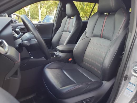 Toyota RAV4 2.5 Plug-in Hybrid AWD Bi-Tone Plus | Gekoelde stoelen | Apple CarPlay | Blindspot | Rijklaarprij... ActivLease financial lease