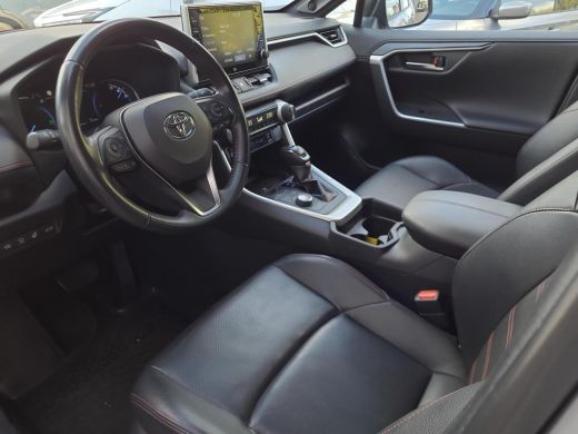 Toyota RAV4 2.5 Plug-in Hybrid AWD Bi-Tone Plus | Gekoelde stoelen | Apple CarPlay | Blindspot | Rijklaarprij... ActivLease financial lease