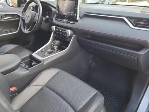 Toyota RAV4 2.5 Plug-in Hybrid AWD Bi-Tone Plus | Gekoelde stoelen | Apple CarPlay | Blindspot | Rijklaarprij... ActivLease financial lease