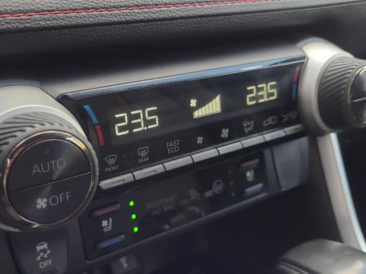 Toyota RAV4 2.5 Plug-in Hybrid AWD Bi-Tone Plus | Gekoelde stoelen | Apple CarPlay | Blindspot | Rijklaarprij... ActivLease financial lease