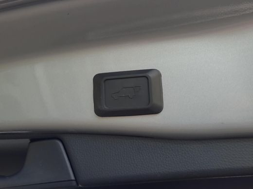 Toyota RAV4 2.5 Plug-in Hybrid AWD Bi-Tone Plus | Gekoelde stoelen | Apple CarPlay | Blindspot | Rijklaarprij... ActivLease financial lease