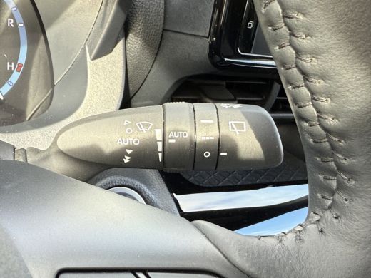 Toyota Yaris Cross 1.5 Hybrid Dynamic | CarPlay | Camera | ACC | Keyless | LED | DAB+ | 17 inch ActivLease financial lease