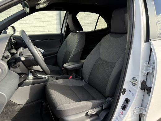 Toyota Yaris Cross 1.5 Hybrid Dynamic | CarPlay | Camera | ACC | Keyless | LED | DAB | 17 inch ActivLease financial lease