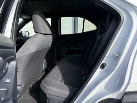 Toyota Yaris Cross 1.5 Hybrid Dynamic | CarPlay | Camera | ACC | Keyless | LED | DAB | 17 inch ActivLease financial lease