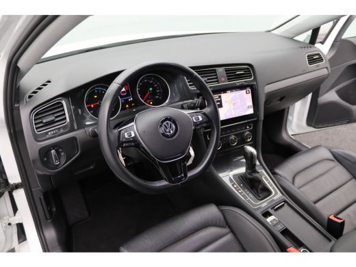 Volkswagen e-Golf E-DITION | Airco (automatisch) | Armsteun voor | Bestuurdersstoel in hoogte verstelbaar ActivLease financial lease