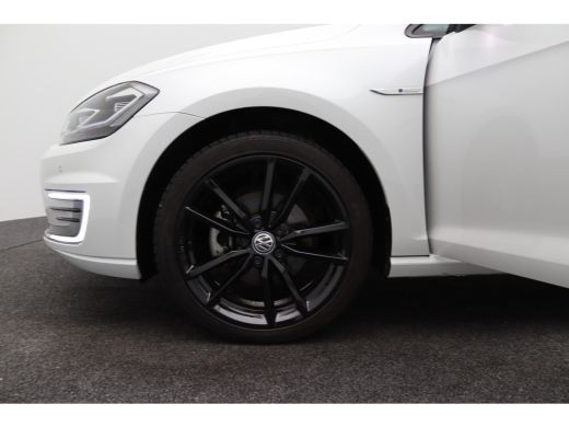Volkswagen e-Golf E-DITION | Airco (automatisch) | Armsteun voor | Bestuurdersstoel in hoogte verstelbaar ActivLease financial lease