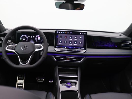 Volkswagen Tiguan 1.5 eHybrid R-Line Edition 272PK DSG Pano-Schuifdak, Lederen Bekleding, Head-Up Display, 360gr. C... ActivLease financial lease