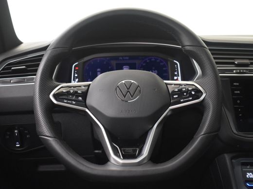 Volkswagen Tiguan 1.5 TSI R-Line Business+ 150pk DSG/AUTO | Trekhaak | Lederen bekleding | Harman & Kardon audio | ... ActivLease financial lease