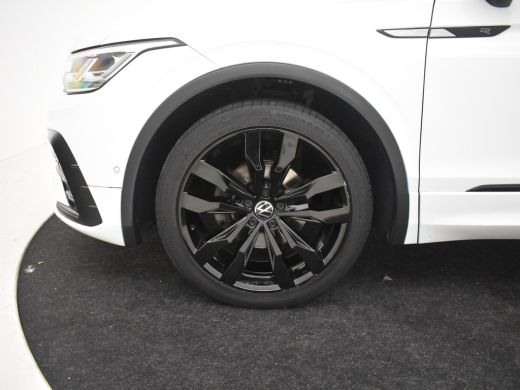 Volkswagen Tiguan 1.5 TSI R-Line Business+ 150pk DSG/AUTO | Trekhaak | Lederen bekleding | Harman & Kardon audio | ... ActivLease financial lease