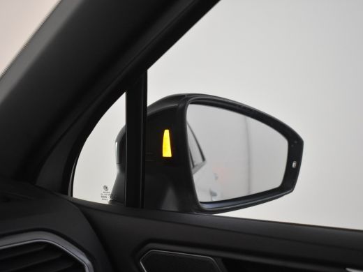 Volkswagen Tiguan 1.5 TSI R-Line Business+ 150pk DSG/AUTO | Trekhaak | Lederen bekleding | Harman & Kardon audio | ... ActivLease financial lease