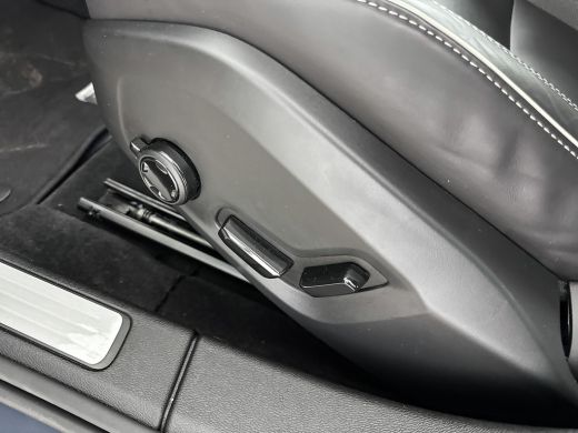 Volvo  V60 T6 Recharge Plus Dark | 18" | Sporstoelen | 360 Camera | Harman Kardon | Trekhaak | Elektr. verst... ActivLease financial lease