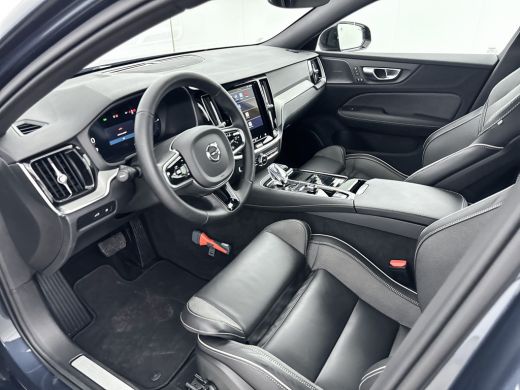 Volvo  V60 T6 Recharge Plus Dark | 18" | Sporstoelen | 360 Camera | Harman Kardon | Trekhaak | Elektr. verst... ActivLease financial lease