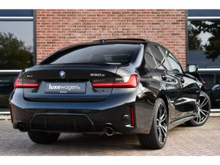 BMW 3 Serie 330e xDrive M-Sport Pro Pano M-zetels ACC HUD 19inch El-klep