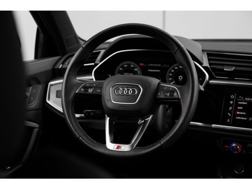 Audi Q3 45 TFSI e S edition 245PK | Ledere Bekleding | Elek. stoelen | Camera Achter | Stoelverw. | Comfo... ActivLease financial lease