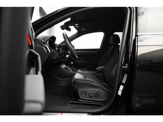 Audi Q3 45 TFSI e S edition 245PK | Ledere Bekleding | Elek. stoelen | Camera Achter | Stoelverw. | Comfo... ActivLease financial lease