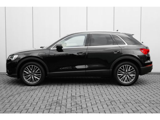 Audi Q3 45 TFSI e S edition 245PK | Ledere Bekleding | Elek. stoelen | Camera Achter | Stoelverw. | Comfo... ActivLease financial lease