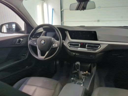 BMW 1 Serie 116d Business Ed. | Navi | Live Cockpit | Led | ActivLease financial lease