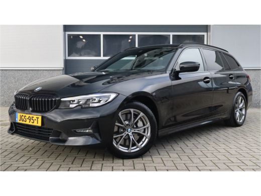 BMW 3 Serie Touring 330e Sport Line / SOH 95% / Hifi / Camera / Sportstoelen /