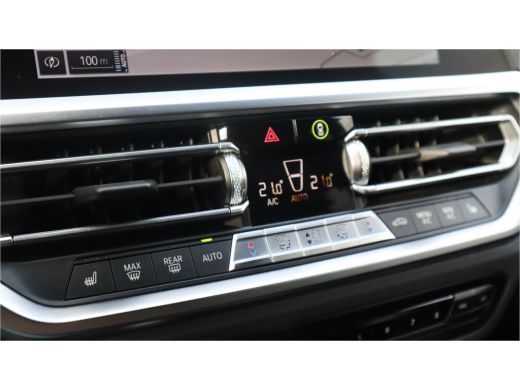 BMW 3 Serie Touring 330e Sport Line / SOH 95% / Hifi / Camera / Sportstoelen / ActivLease financial lease