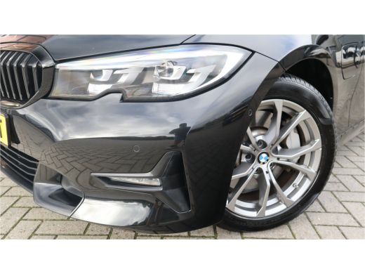 BMW 3 Serie Touring 330e Sport Line / SOH 95% / Hifi / Camera / Sportstoelen / ActivLease financial lease