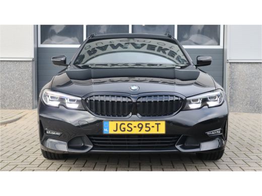 BMW 3 Serie Touring 330e Sport Line / SOH 95% / Hifi / Camera / Sportstoelen / ActivLease financial lease