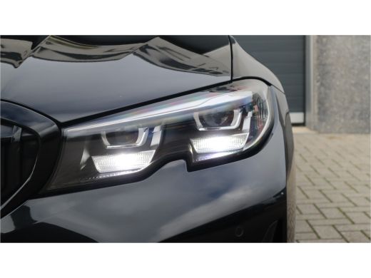 BMW 3 Serie Touring 330e Sport Line / SOH 95% / Hifi / Camera / Sportstoelen / ActivLease financial lease