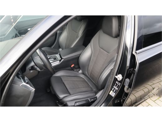 BMW 3 Serie Touring 330e Sport Line / SOH 95% / Hifi / Camera / Sportstoelen / ActivLease financial lease
