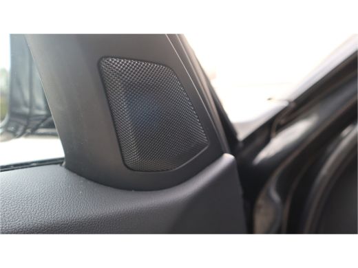 BMW 3 Serie Touring 330e Sport Line / SOH 95% / Hifi / Camera / Sportstoelen / ActivLease financial lease