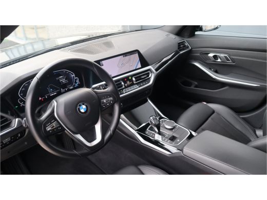 BMW 3 Serie Touring 330e Sport Line / SOH 95% / Hifi / Camera / Sportstoelen / ActivLease financial lease