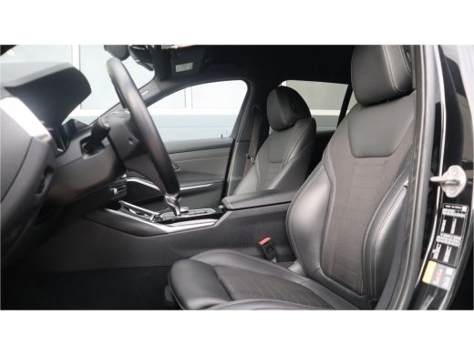 BMW 3 Serie Touring 330e Sport Line / SOH 95% / Hifi / Camera / Sportstoelen / ActivLease financial lease