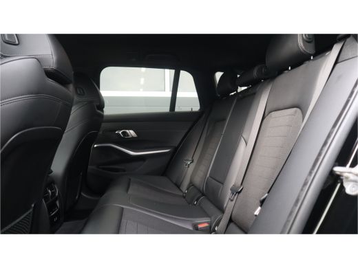 BMW 3 Serie Touring 330e Sport Line / SOH 95% / Hifi / Camera / Sportstoelen / ActivLease financial lease
