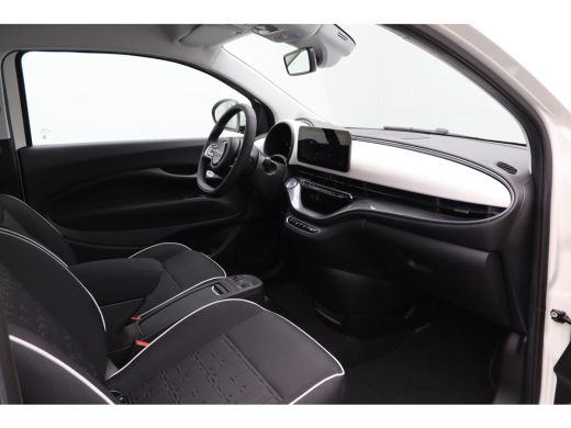 Fiat 500 42 kWh | Afst. bed. voor centr. deurvergr. | Airco (automatisch) | Alarm klasse 1(startblokkering) ActivLease financial lease