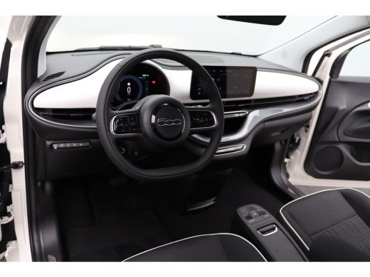 Fiat 500 42 kWh | Afst. bed. voor centr. deurvergr. | Airco (automatisch) | Alarm klasse 1(startblokkering) ActivLease financial lease