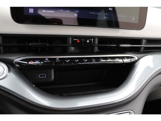 Fiat 500 42 kWh | Afst. bed. voor centr. deurvergr. | Airco (automatisch) | Alarm klasse 1(startblokkering) ActivLease financial lease