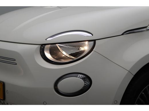 Fiat 500 42 kWh | Afst. bed. voor centr. deurvergr. | Airco (automatisch) | Alarm klasse 1(startblokkering) ActivLease financial lease