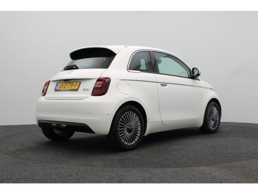 Fiat 500 42 kWh | Afst. bed. voor centr. deurvergr. | Airco (automatisch) | Alarm klasse 1(startblokkering) ActivLease financial lease