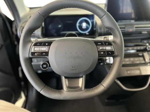 Hyundai Inster Pulse 49 kWh | 3.000,- korting | Gratis laadstation t.w.v. 589,- | Uit voorraad leverbaar | Apple... ActivLease financial lease