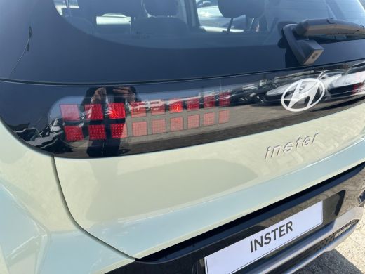Hyundai Inster Pulse 49 kWh winter | 3.000,- korting | Gratis laadstation t.w.v. 589,- | Uit voorraad leverbaar ActivLease financial lease